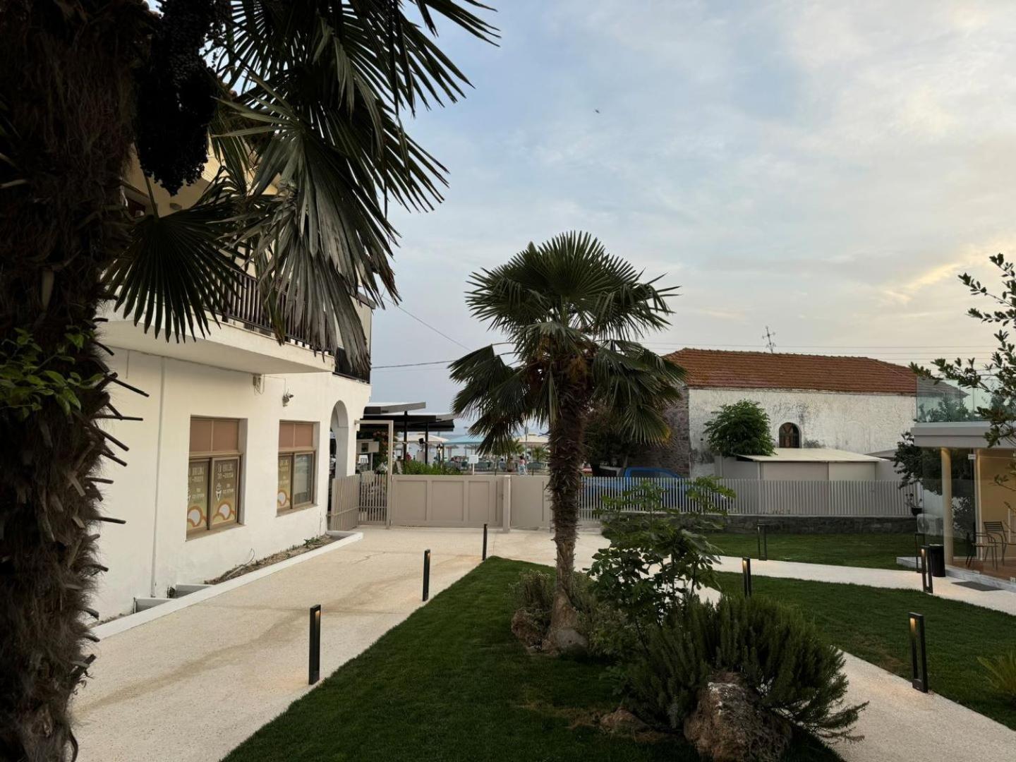 Studio Nikiti Beach المظهر الخارجي الصورة