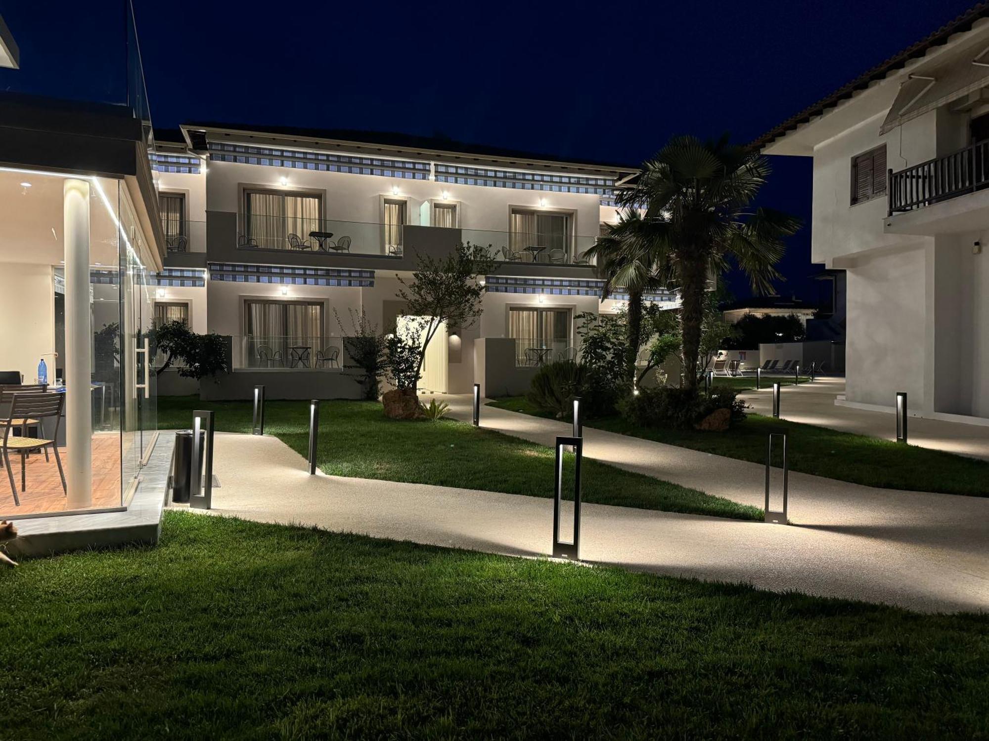 Studio Nikiti Beach المظهر الخارجي الصورة